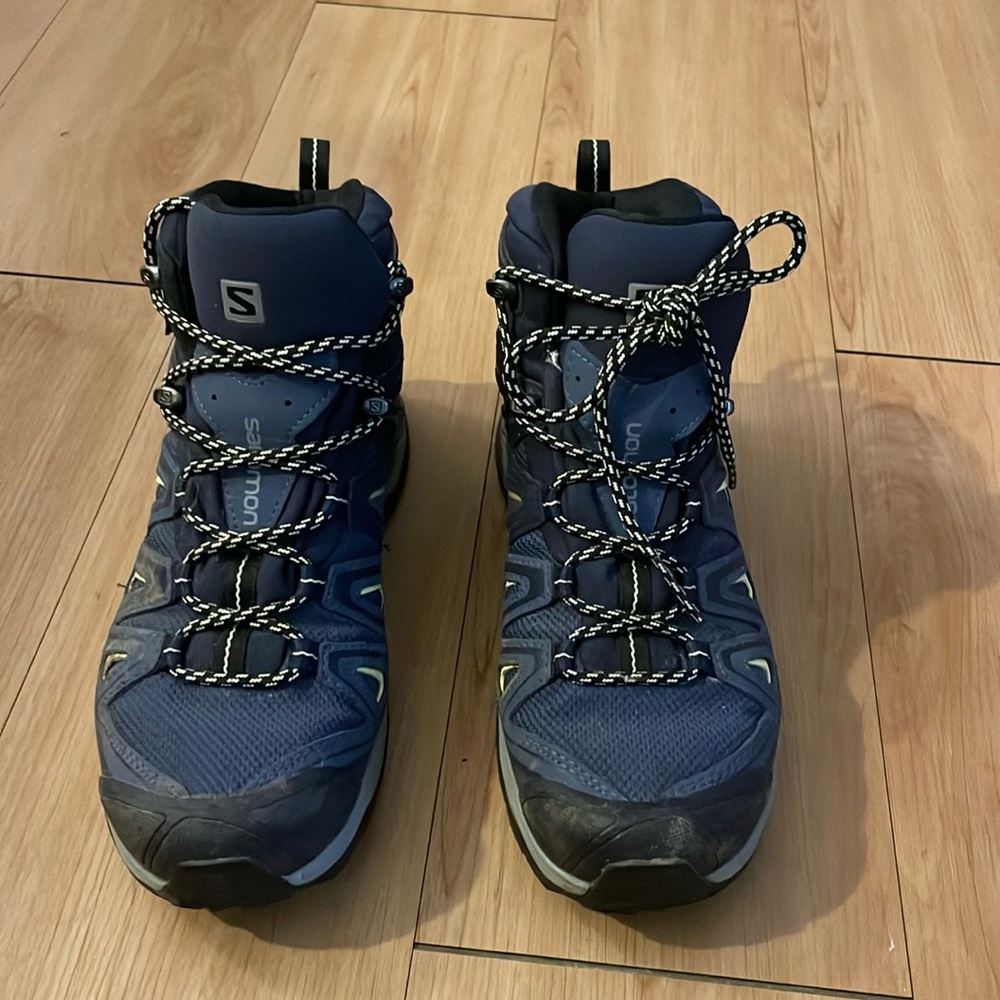 Salomon Women's X Ultra 3 Mid Gore-tex Hiking Boots for Women